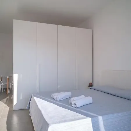 Ad Tra La Citta E Le Spiagge